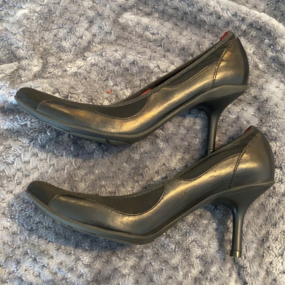 NWT Kenneth Cole Reaction Sz8 Admit One mix media heel - Picture 3 of 8